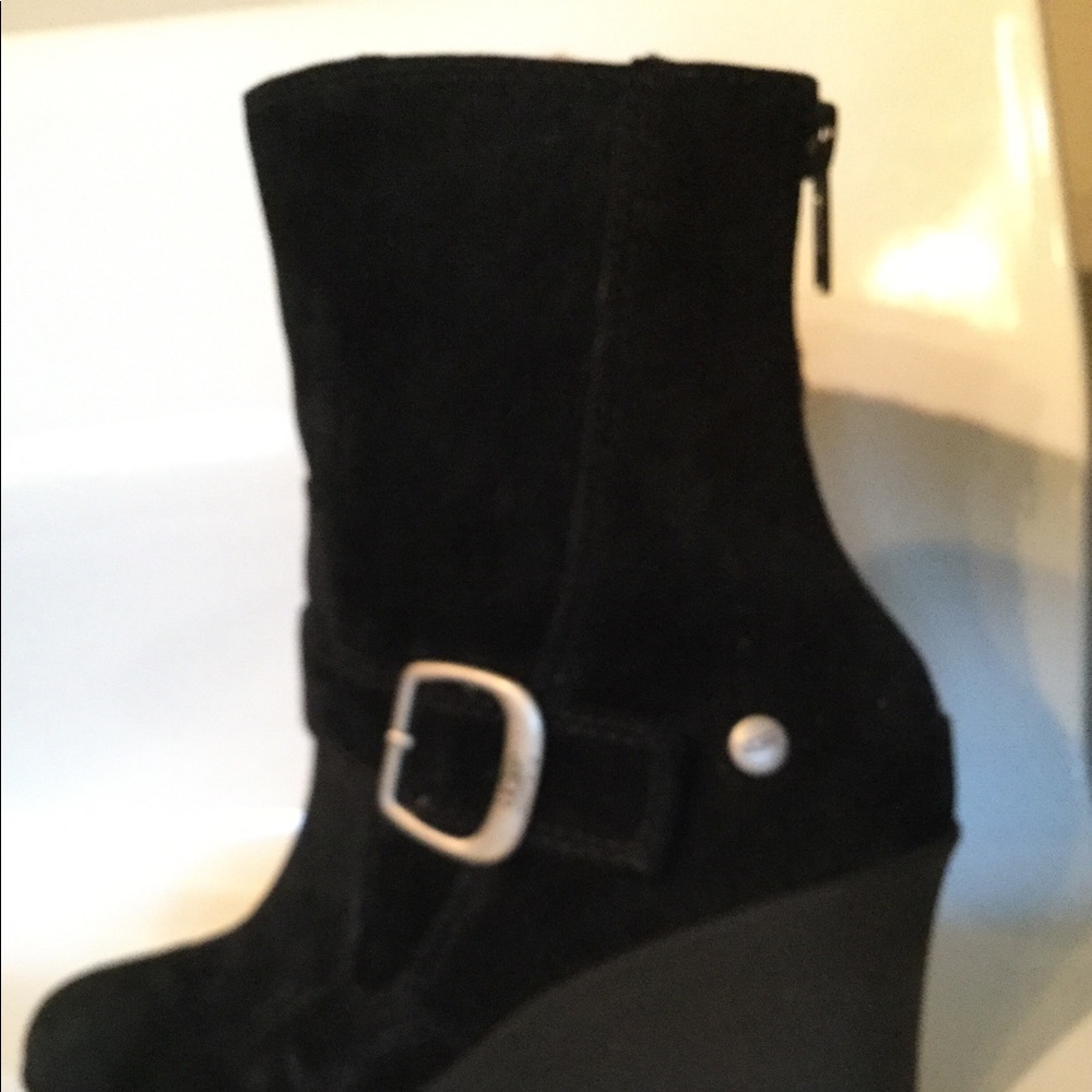 UGG 5 black sheepskin wedge bootie
